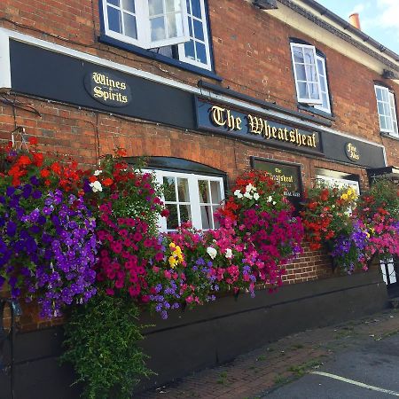 The Wheatsheaf Bramley Surrey Hotel Екстериор снимка