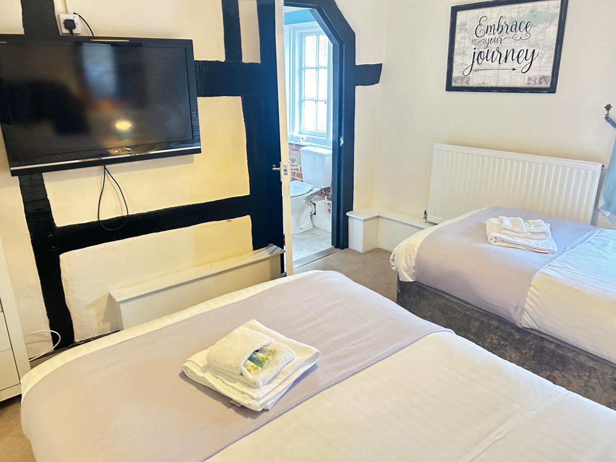 The Wheatsheaf Bramley Surrey Hotel Екстериор снимка