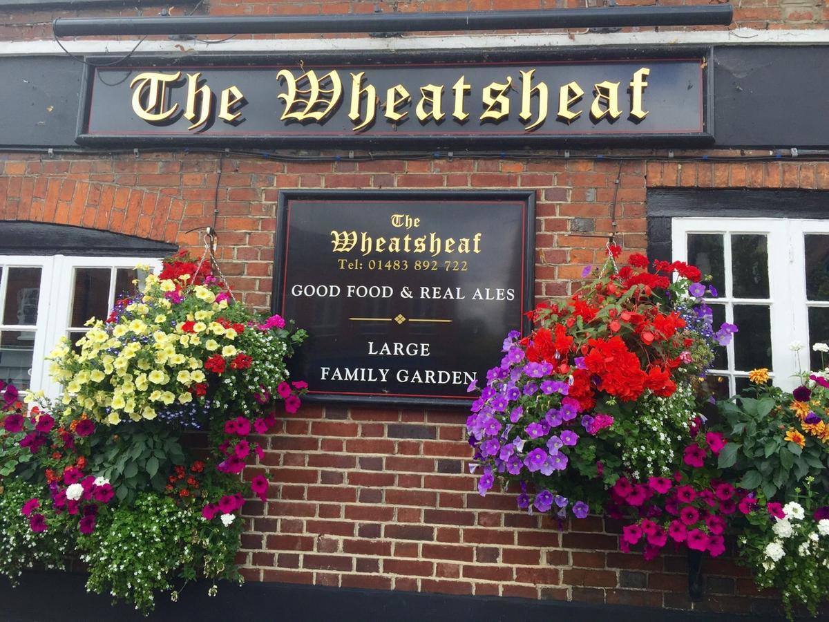 The Wheatsheaf Bramley Surrey Hotel Екстериор снимка